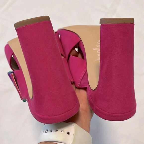 NWOT Fuchsia Faux Suede Heel Sandal, Size 8 - Picture 8 of 9